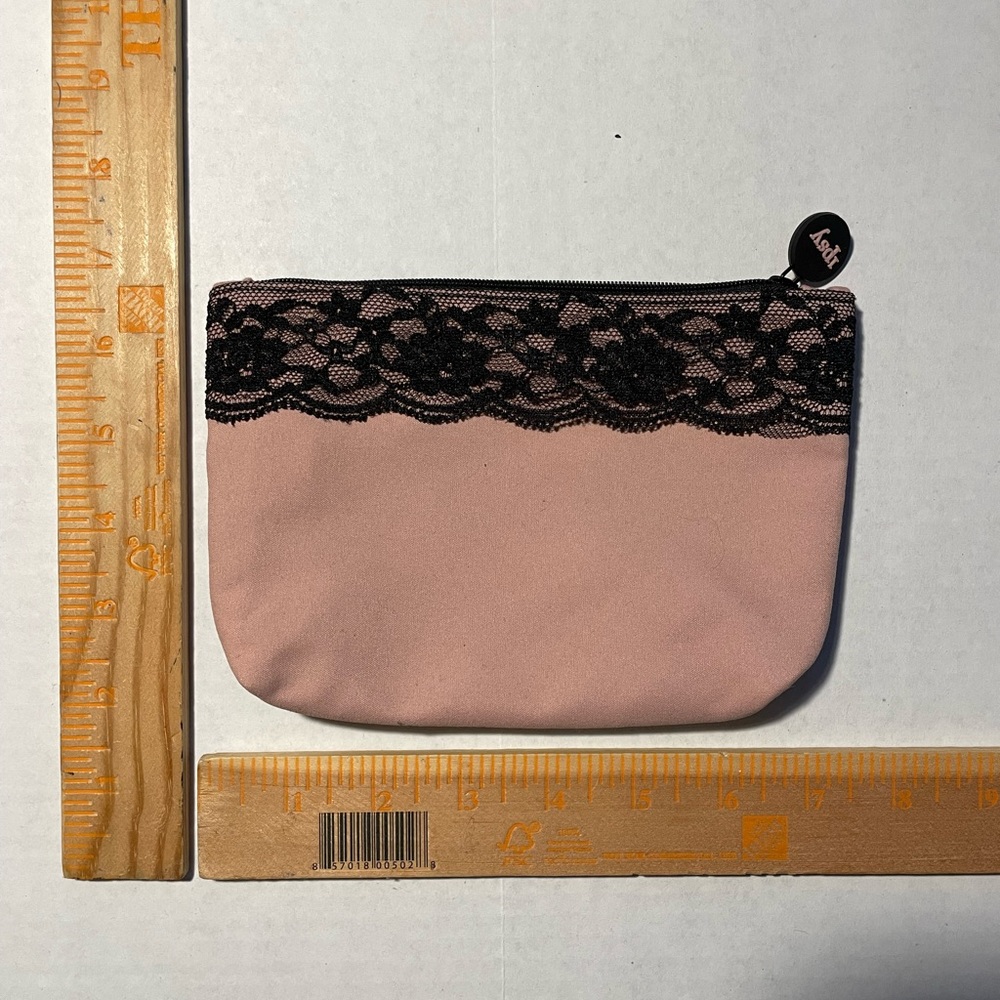 Ipsy makeup bag